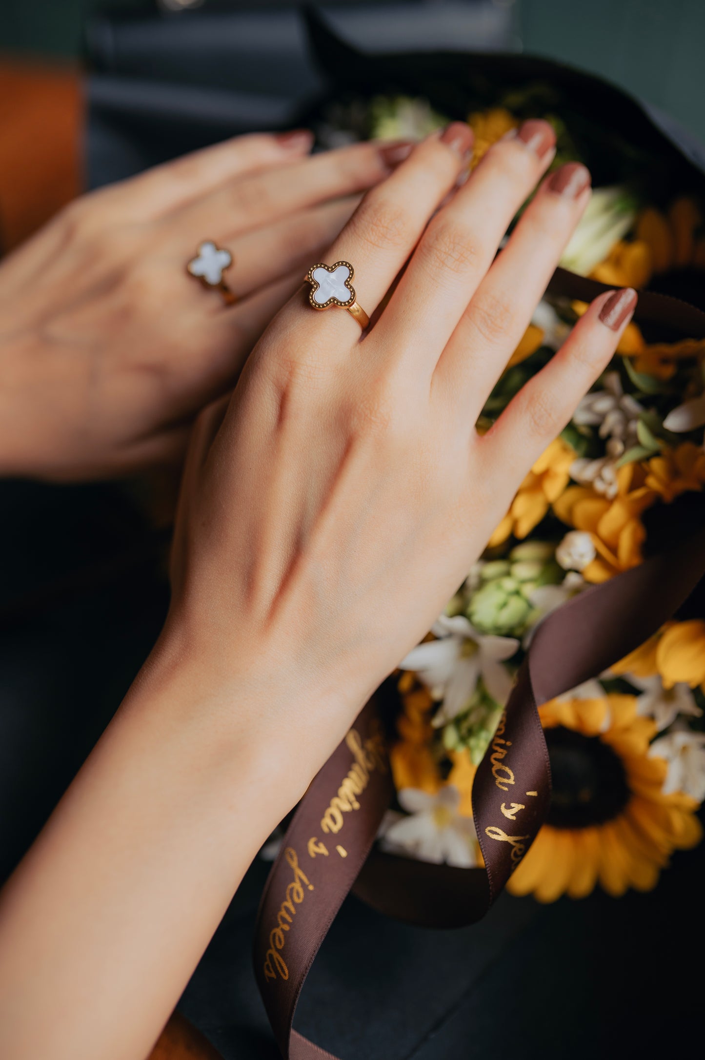 Clover Ring – White Onyx-Inspired Charm in Gold Finish
