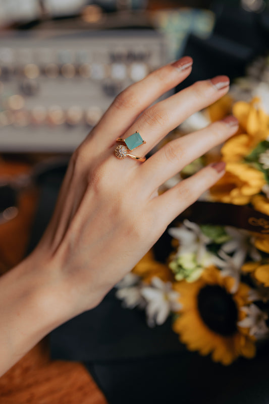 Emerald Aura Open Ring – Teal Green & Crystal Sparkle