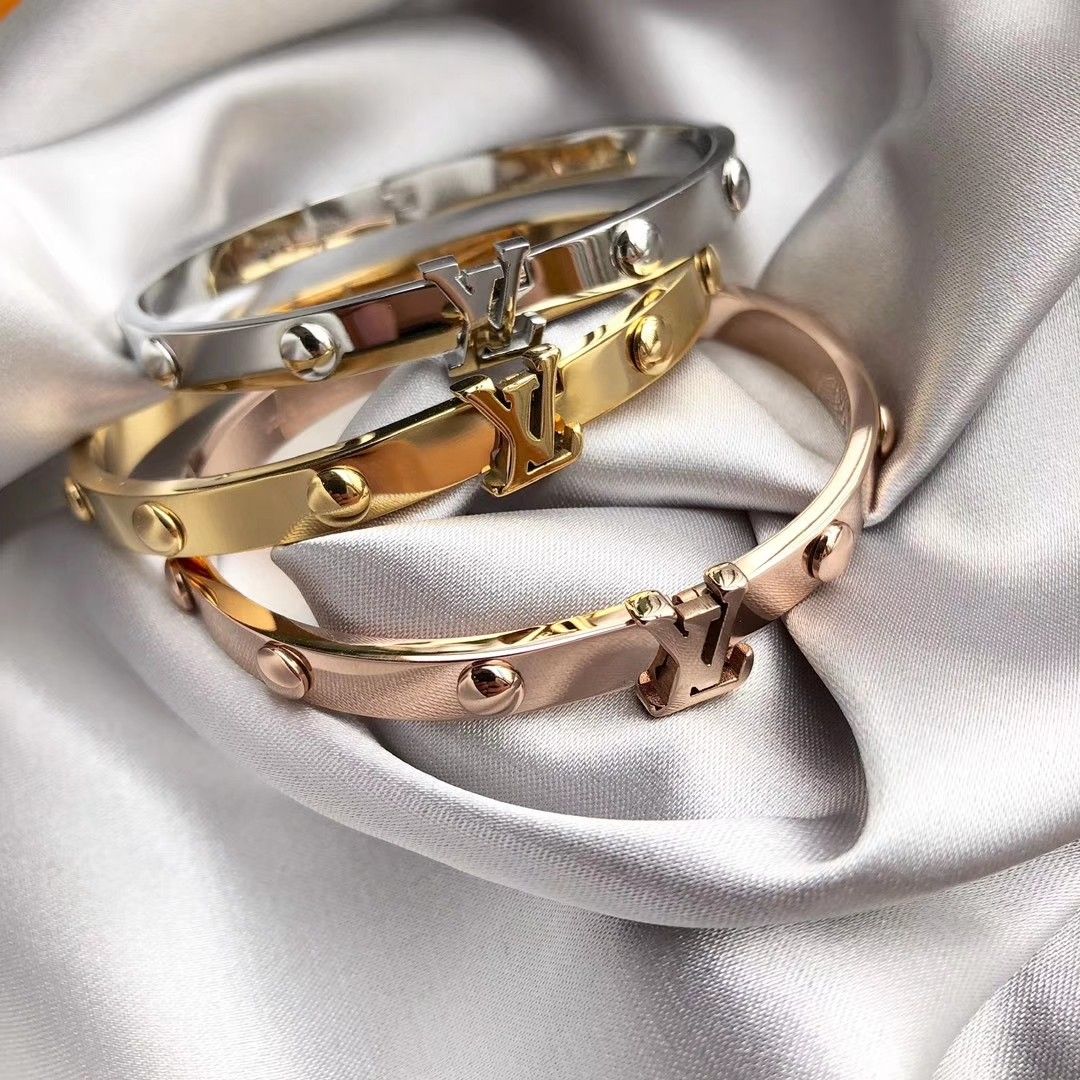 Handcuff