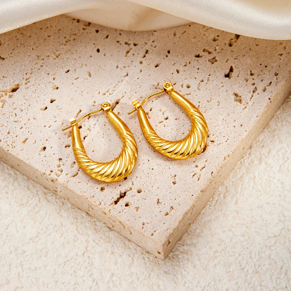 Classic Twisted Gold Hoop Earrings – Elegant Vintage Style