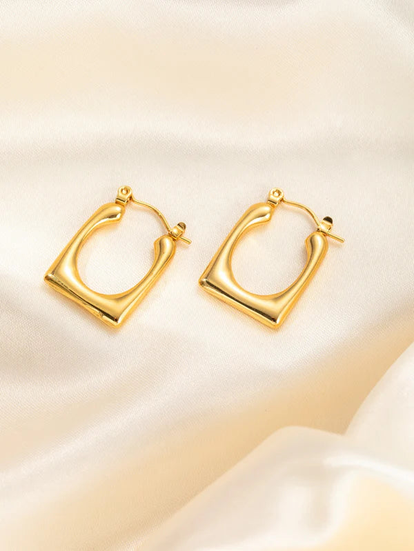 Square Crystal Gleam Bamboo Hoops – Gold