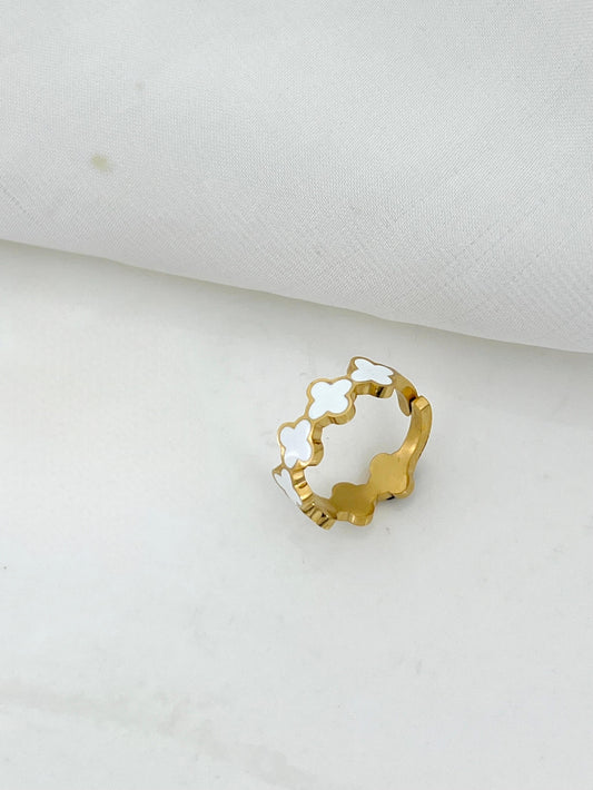 Leaf Pattern Ring in Rose Gold And White – Nature-Inspired Design